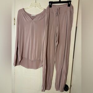Blush Mauve colored Barefoot Dreams pajama lounge set women’s medium